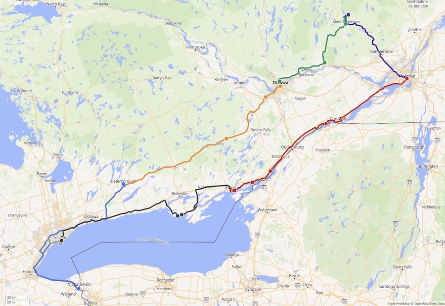 Carte routière montrant un itinéraire divisé en sept jours, reliant Montréal, Kingston, Toronto, Niagara Falls, Peterborough, Ottawa, Tremblant et Montréal.